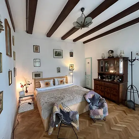 Kuschmann Apartment *
