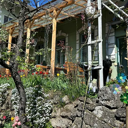 Kuschmann Apartment